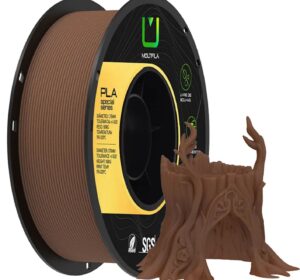 Apresenta o rolo de Filamento PLA Woody carvalho e um produto impresso